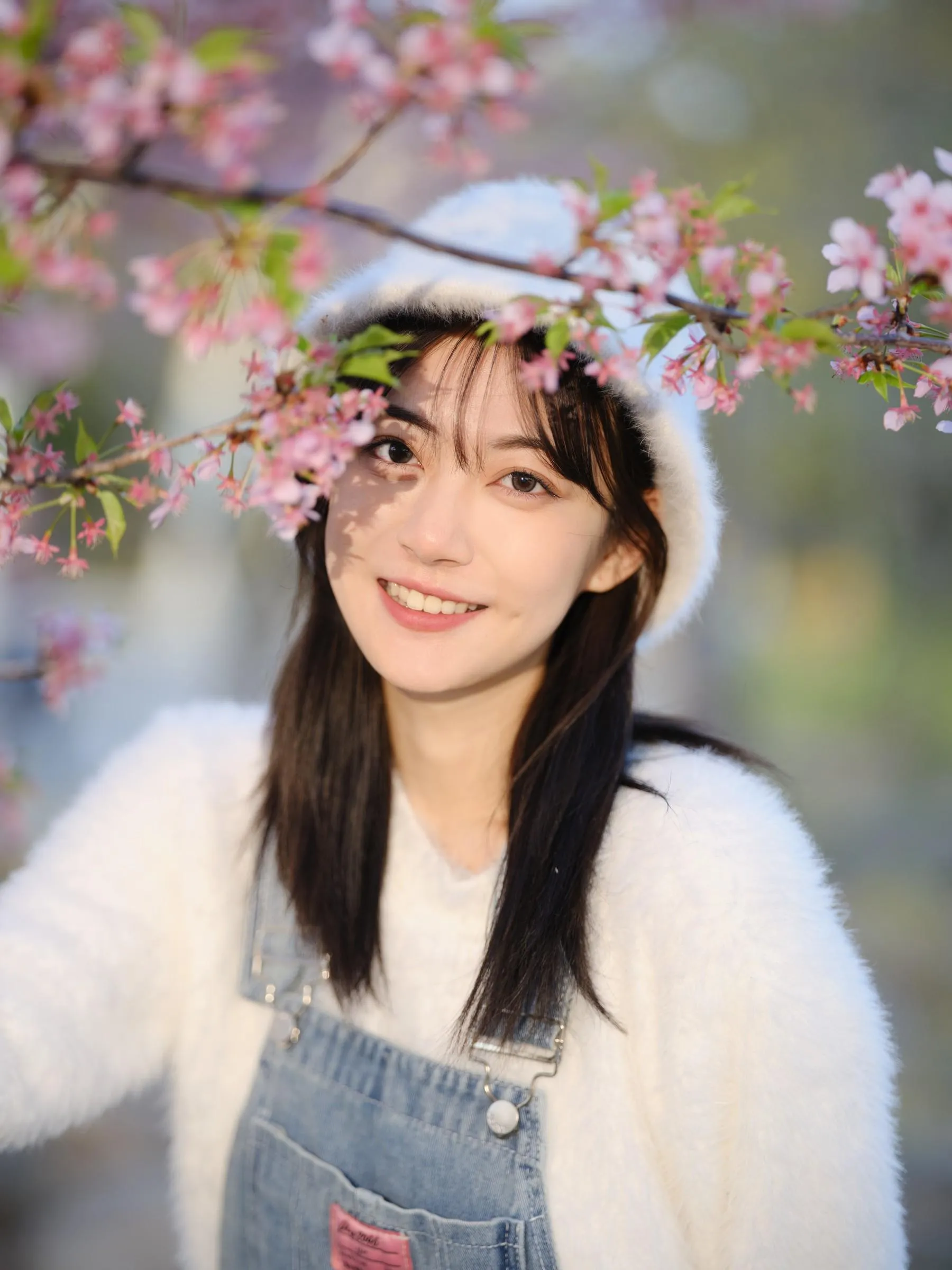 [艺图语] 2022.05.12 早樱 飞鸟咕咕- [23P]插图7